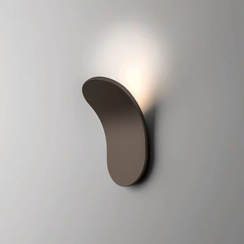 NORDORIS - Modern Wall Lamp with Artistic Appeal