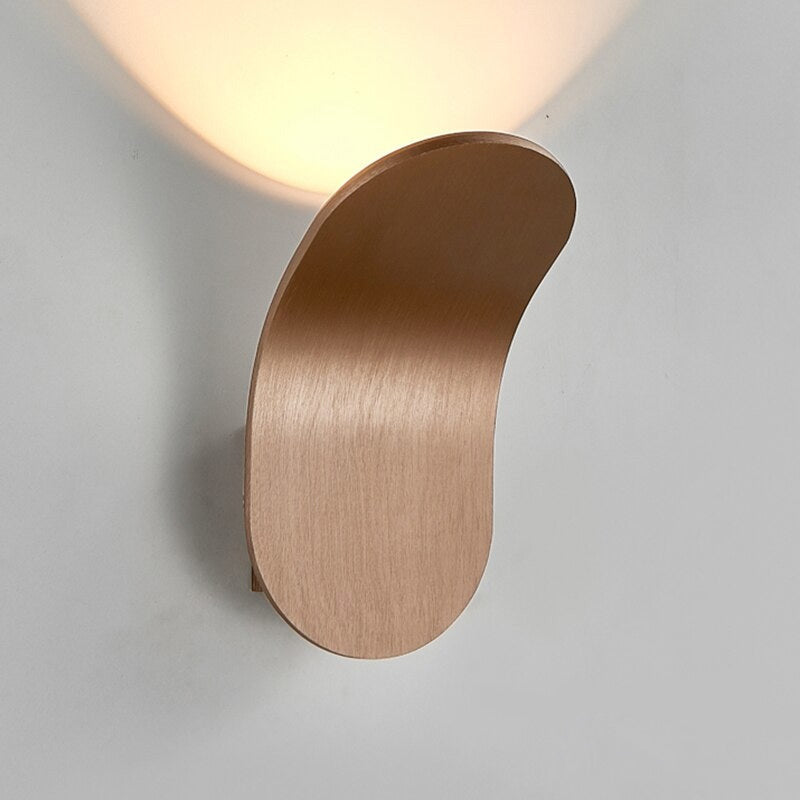 NORDORIS - Modern Wall Lamp with Artistic Appeal