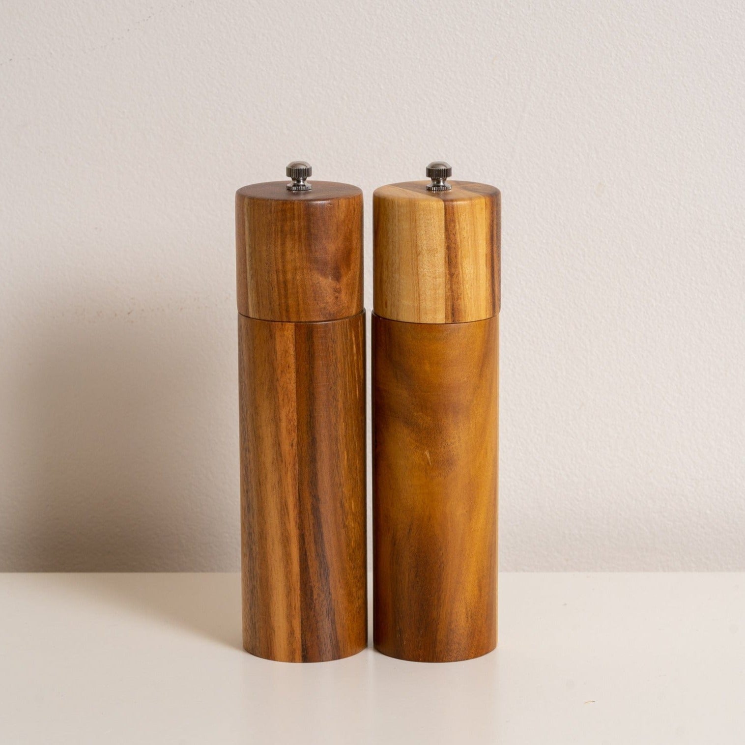 Salt and Pepper Mills - Wooden Structure - Sustainable & Stylish