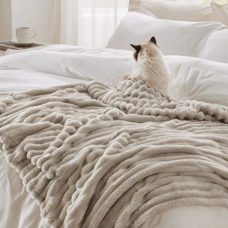 Luxe Fleece Blanket - Warm, Soft and Stylish for Home