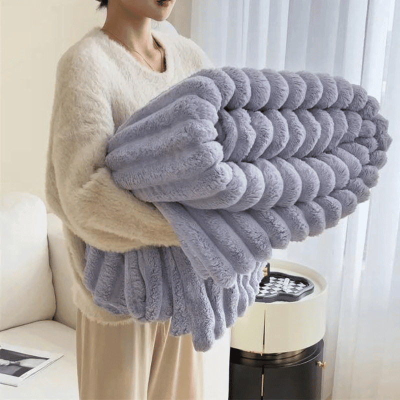 Luxe Fleece Blanket - Warm, Soft and Stylish for Home