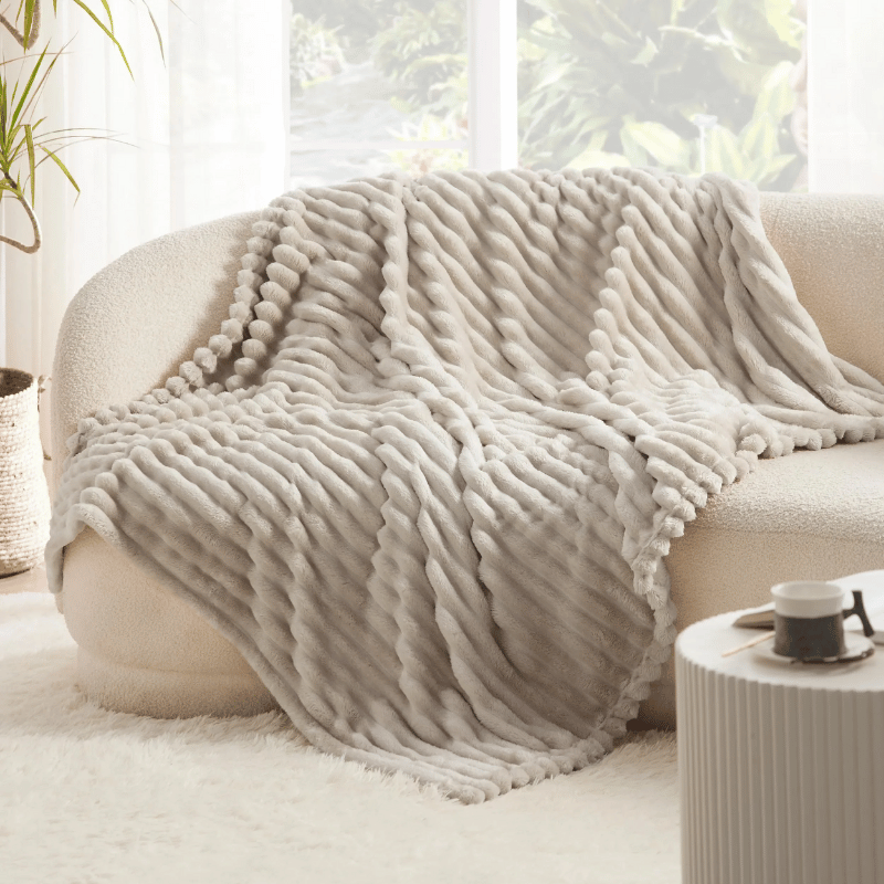 Luxe Fleece Blanket - Warm, Soft and Stylish for Home