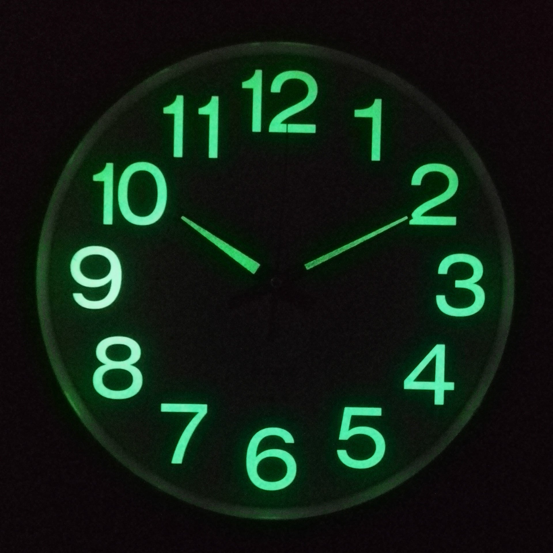 NightGlow - Glow-in-the-Dark Wall Clock, Silent Operation and 30 cm Large