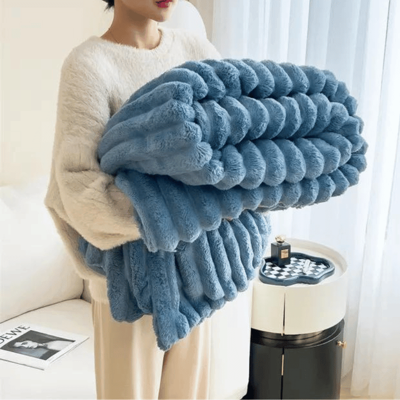 Luxe Fleece Blanket - Warm, Soft and Stylish for Home