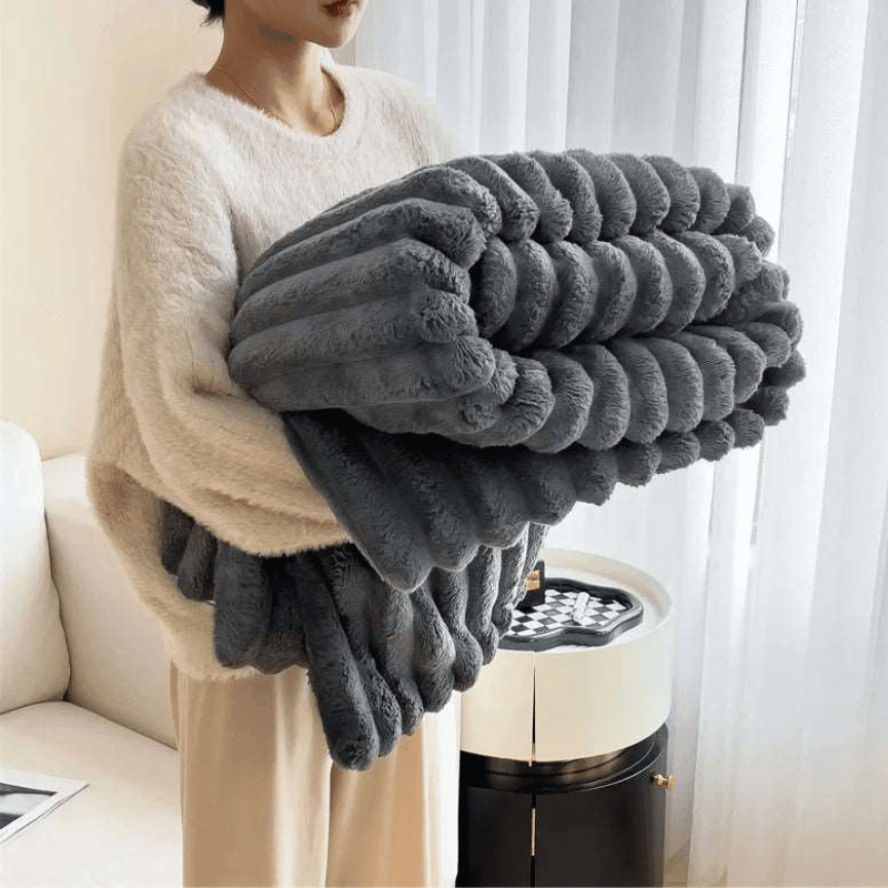 Luxe Fleece Blanket - Warm, Soft and Stylish for Home