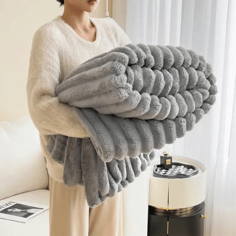 Luxe Fleece Blanket - Warm, Soft and Stylish for Home