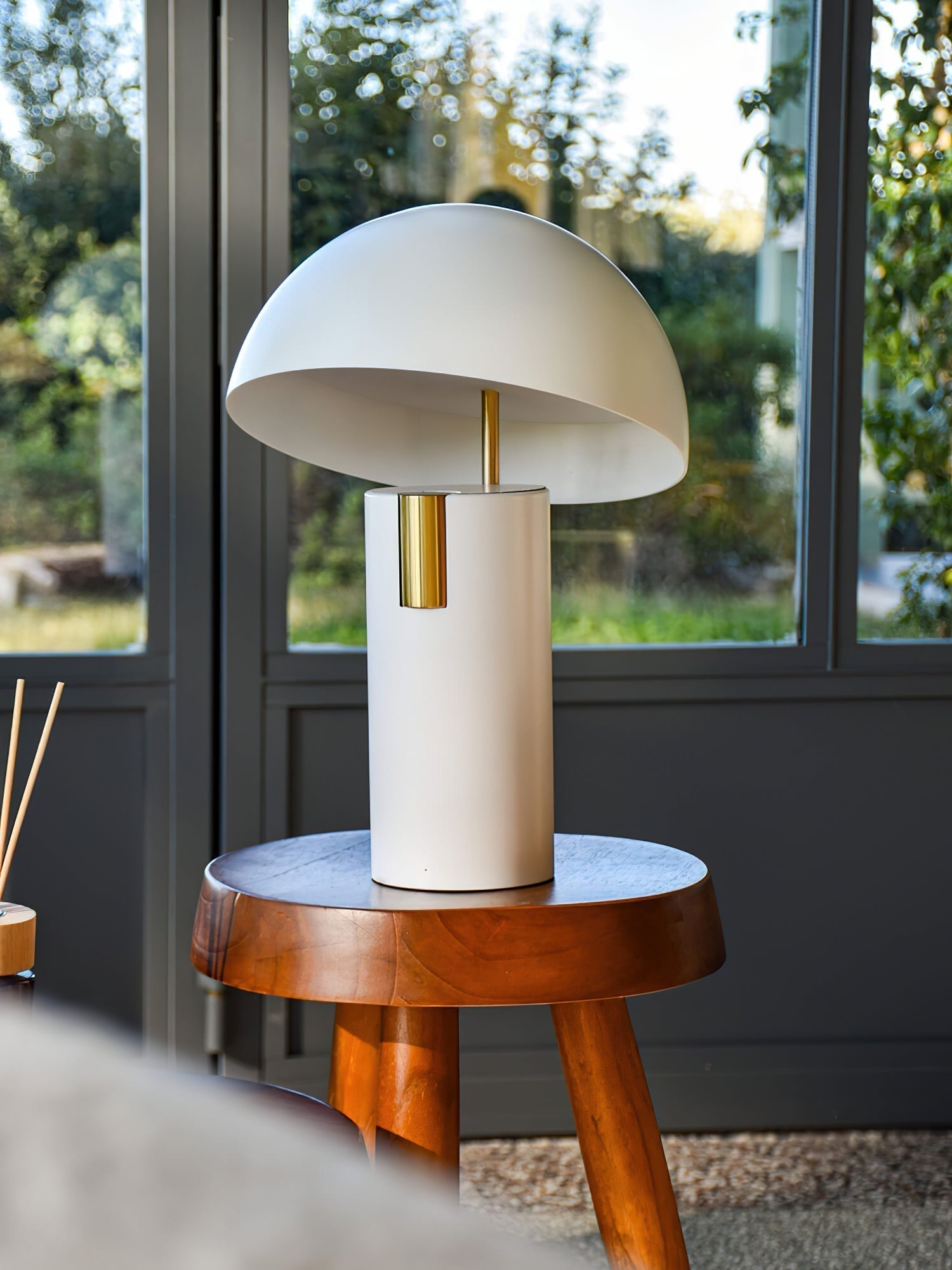 LumiCrest - Modern Table Lamp with Elegant Design (Mushroom Design)