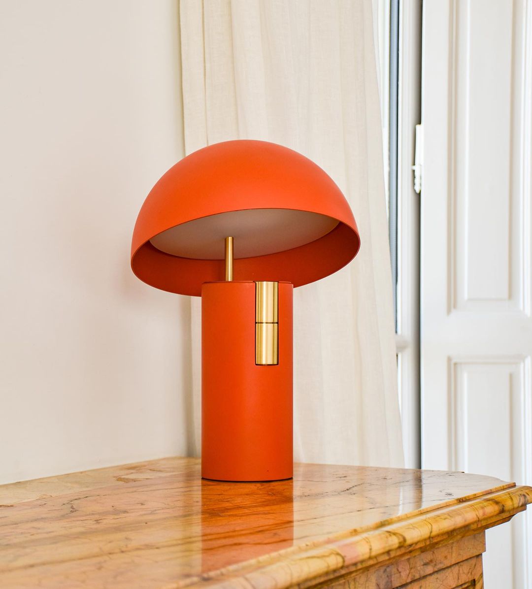 LumiCrest - Modern Table Lamp with Elegant Design (Mushroom Design)