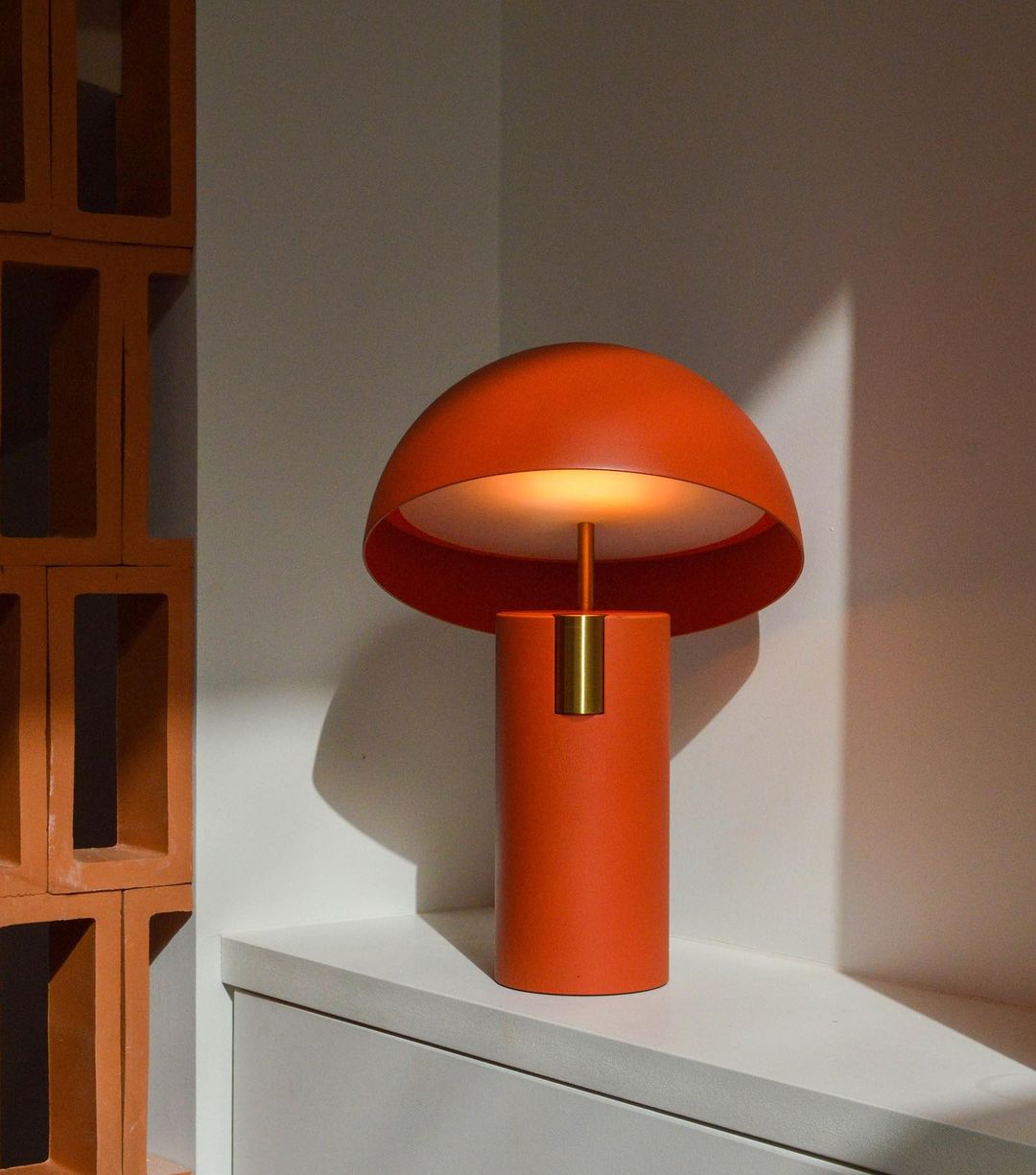 LumiCrest - Modern Table Lamp with Elegant Design (Mushroom Design)