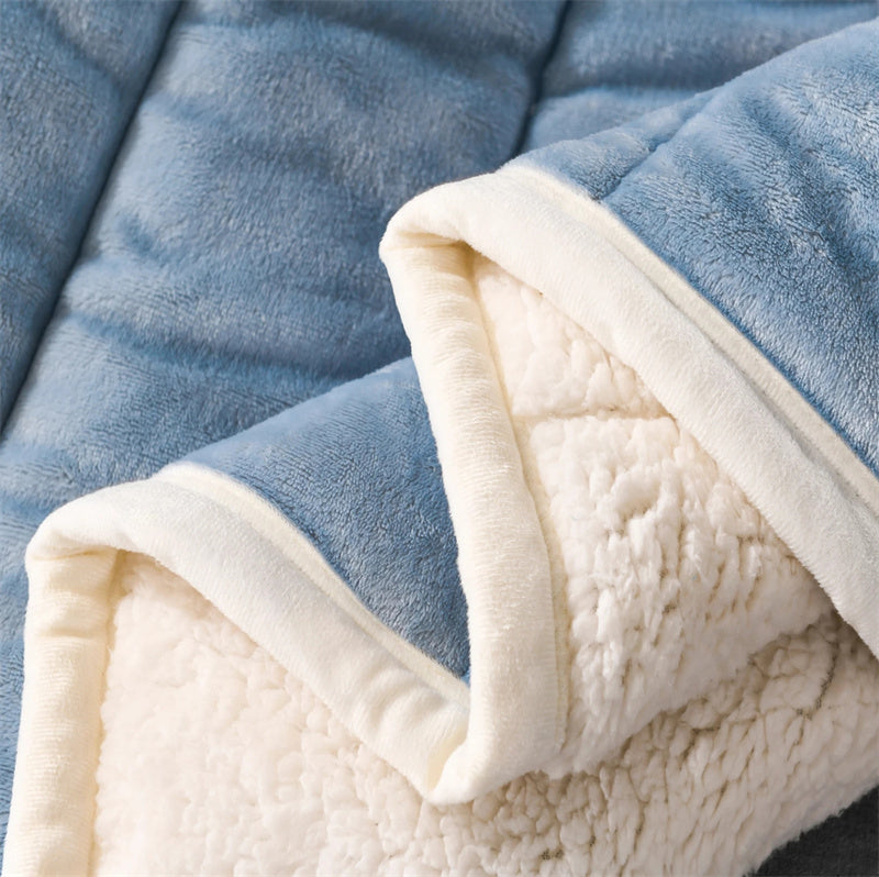 LammeFleece - Luxe Fleece Blanket for Cosy Evenings