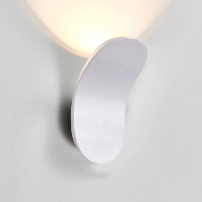 NORDORIS - Modern Wall Lamp with Artistic Appeal