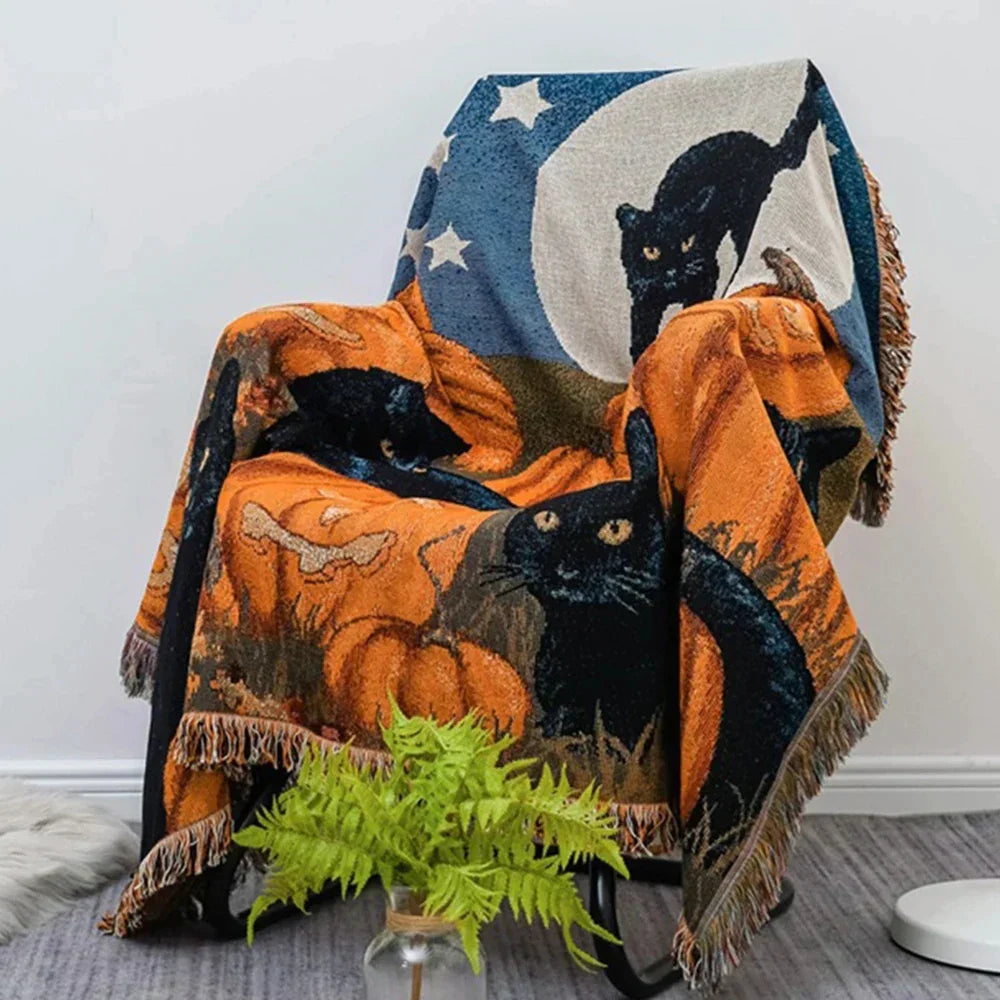 Norwegian Knitted Blanket with Black Cat Pattern - Cosy and Warm for Autumn and Winter