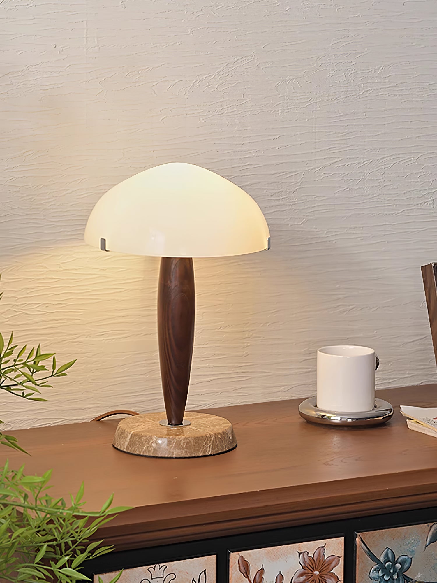 LustraVera - Herman Table Lamp: A Timeless Mix of Literature and Design