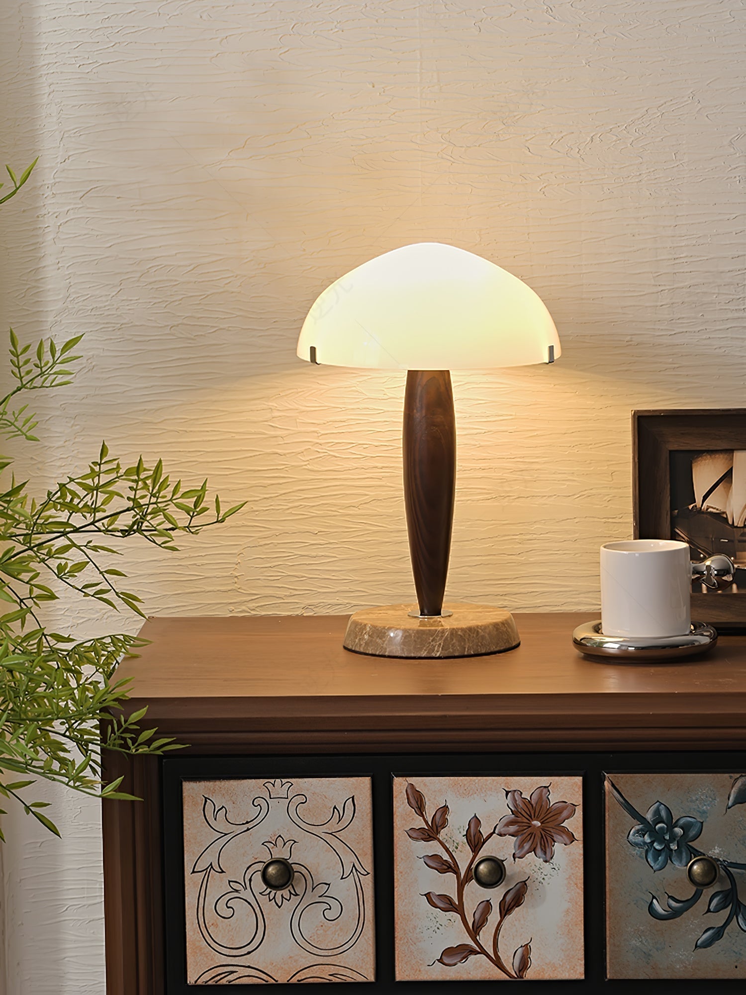 LustraVera - Herman Table Lamp: A Timeless Mix of Literature and Design