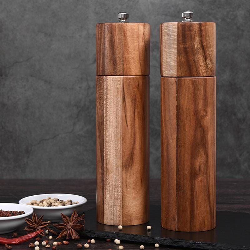 Salt and Pepper Mills - Wooden Structure - Sustainable & Stylish