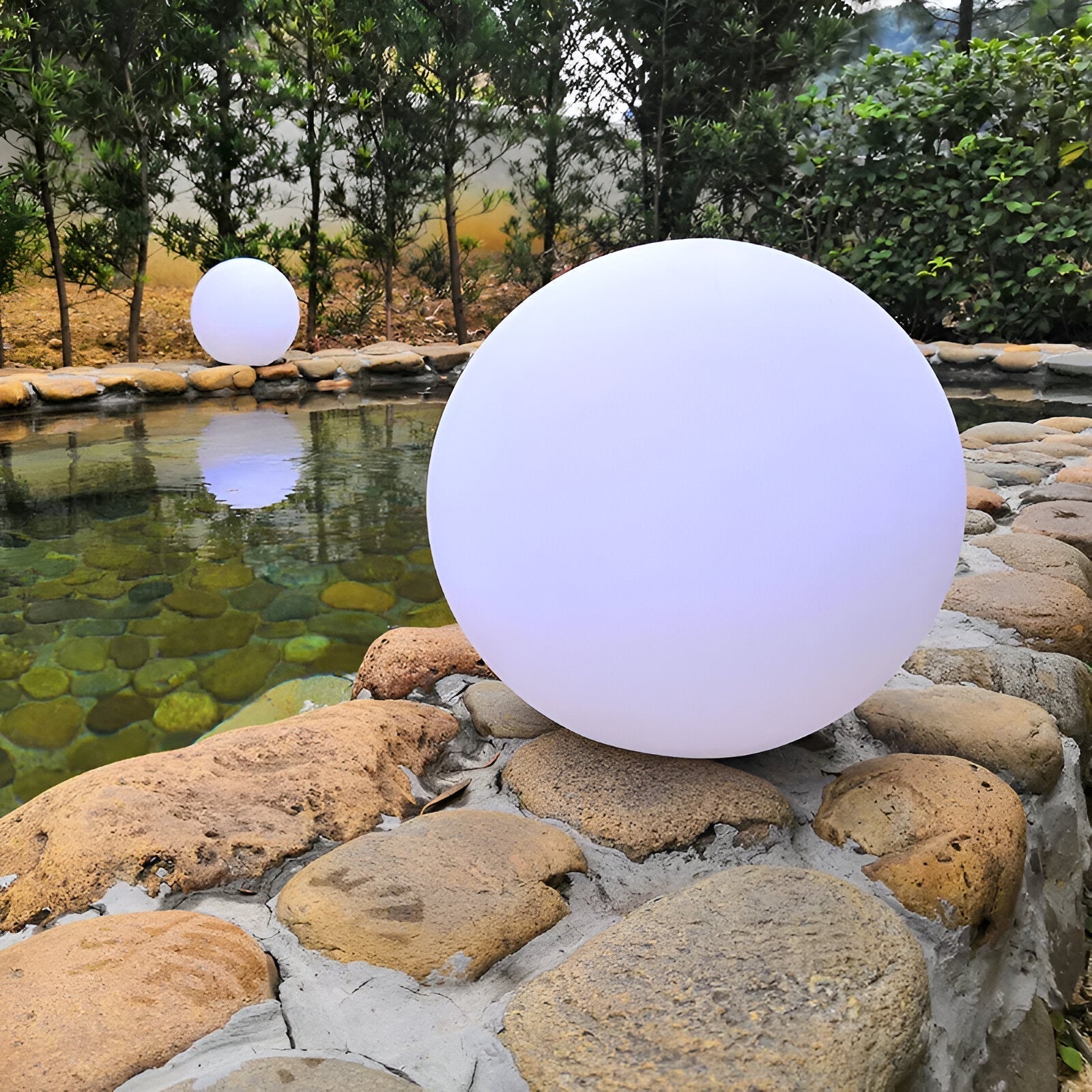 LunaSphere – Colourful LED Balls for Magical Atmospheres