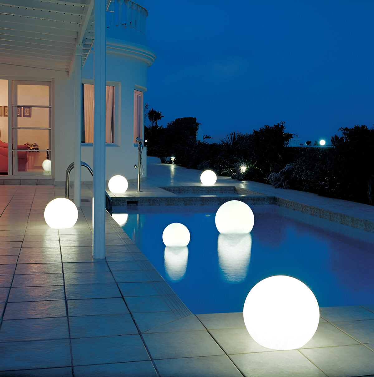 LunaSphere – Colourful LED Balls for Magical Atmospheres