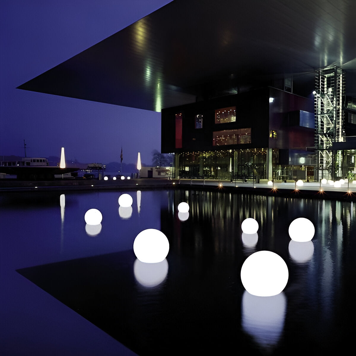 LunaSphere – Colourful LED Balls for Magical Atmospheres