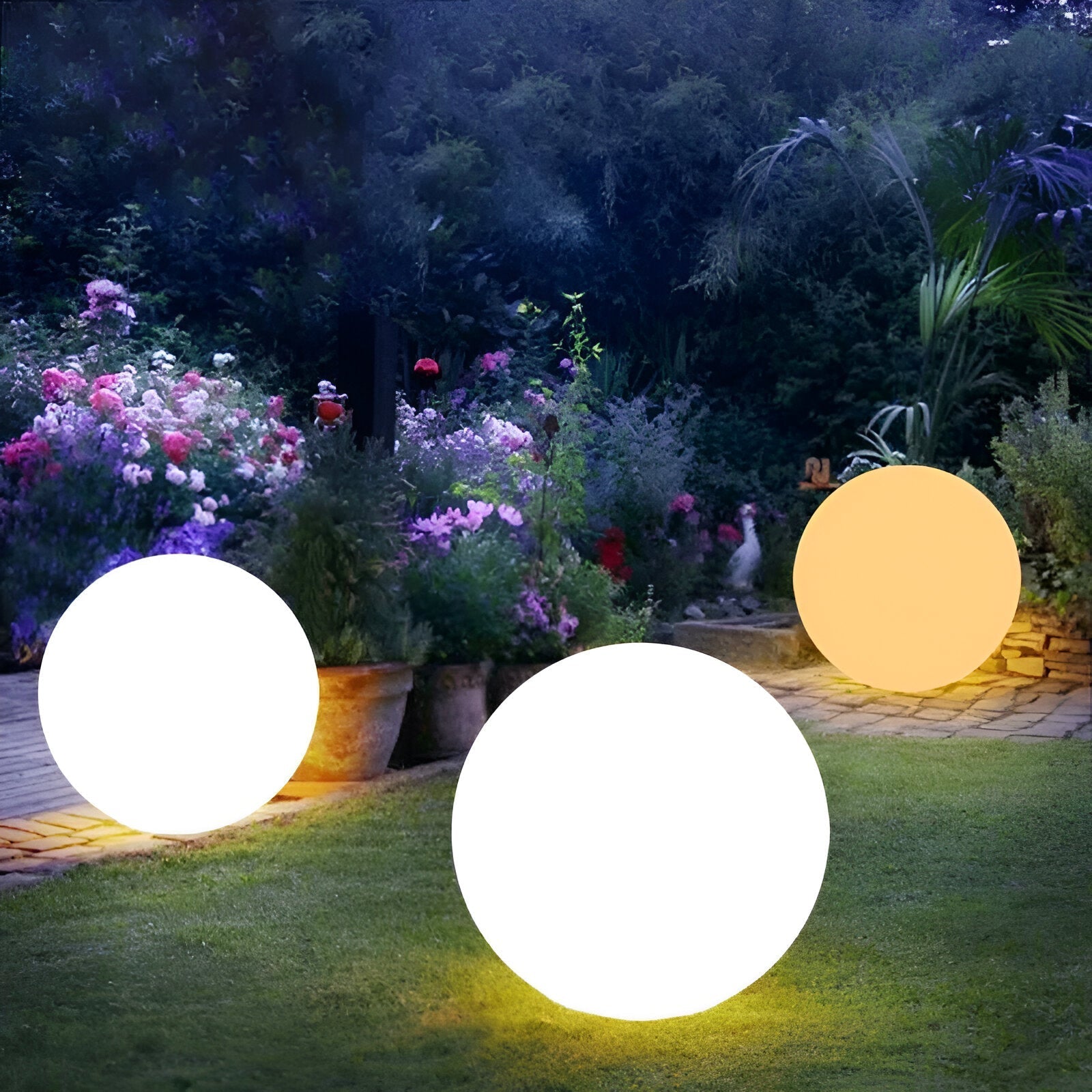 LunaSphere – Colourful LED Balls for Magical Atmospheres