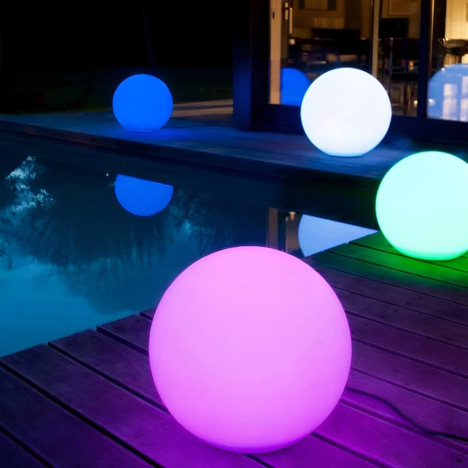 LunaSphere – Colourful LED Balls for Magical Atmospheres