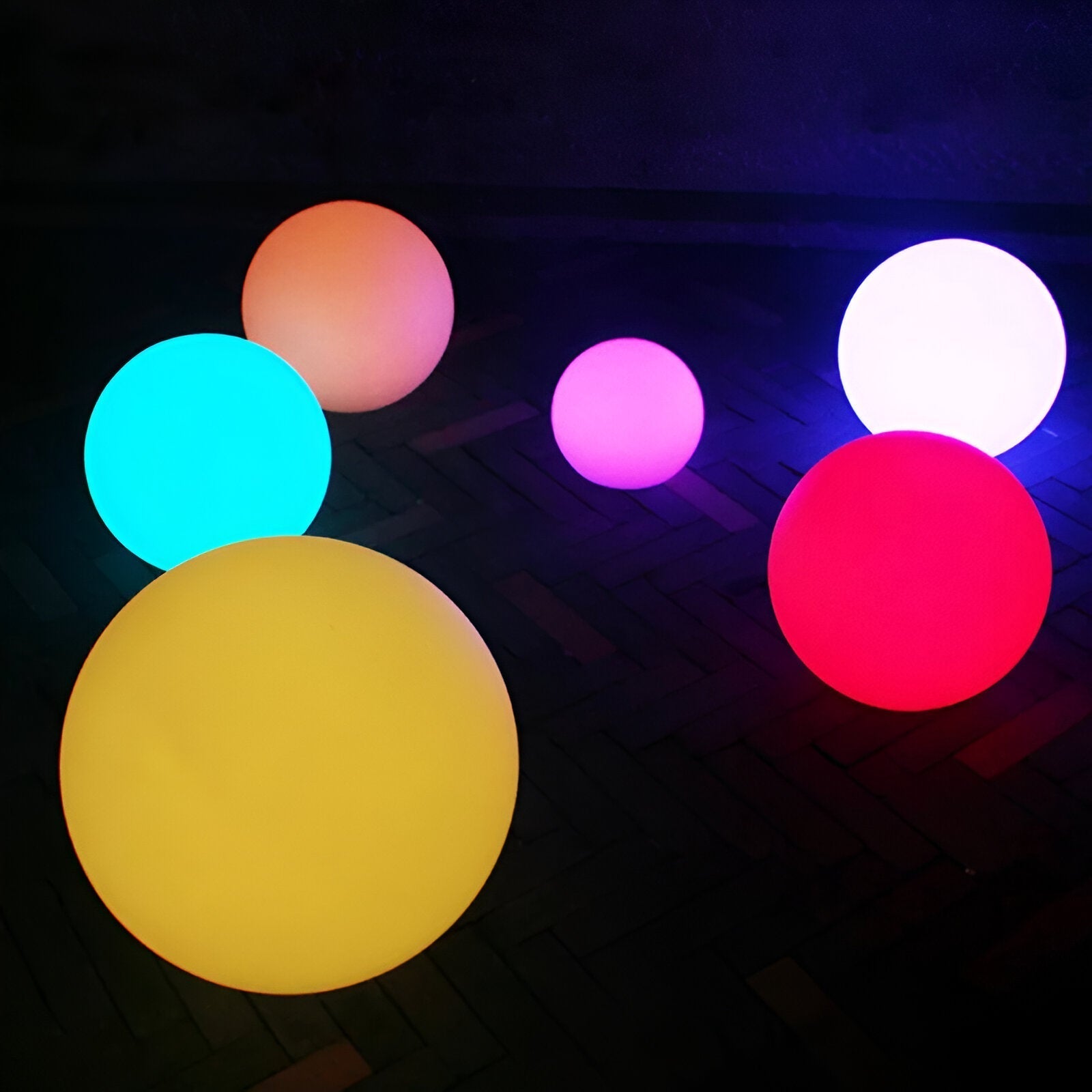 LunaSphere – Colourful LED Balls for Magical Atmospheres