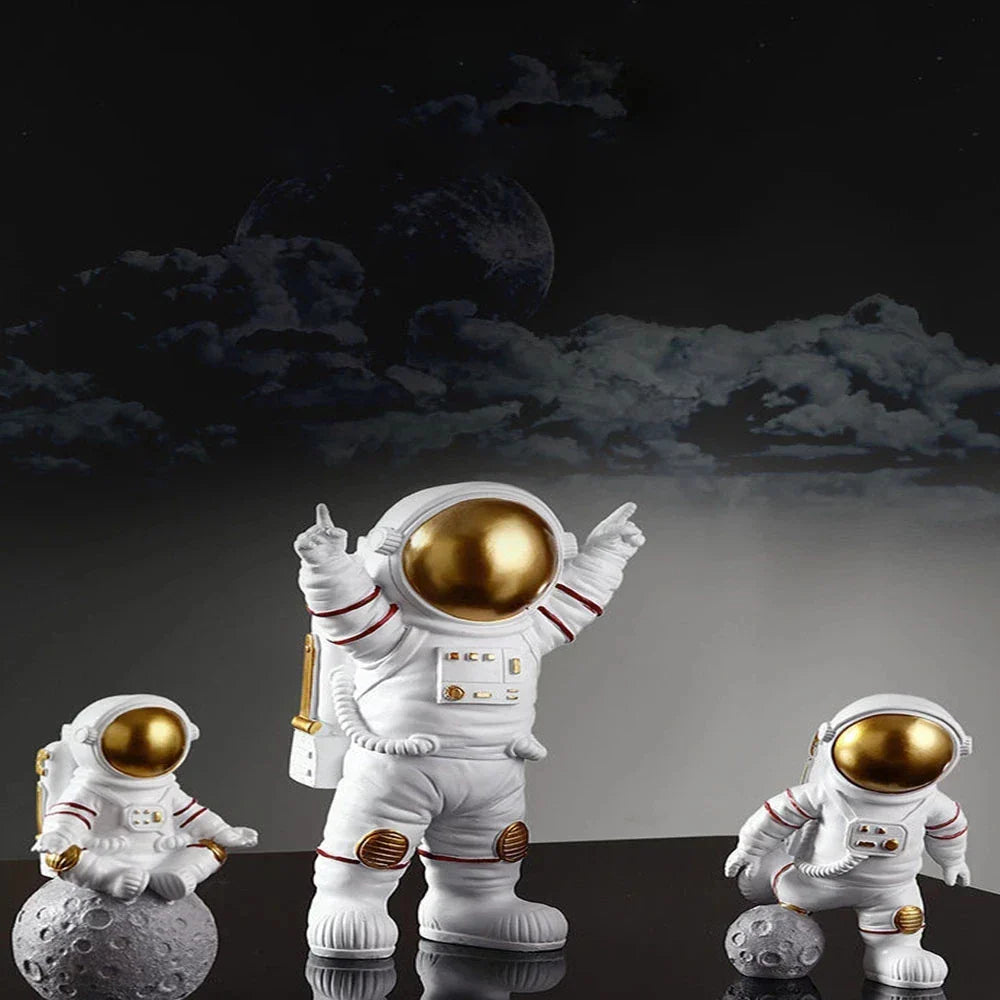 Norwegian Astronaut Figurine Made of Resin - Educational Toy and Decoration for Children (7-9 cm high)