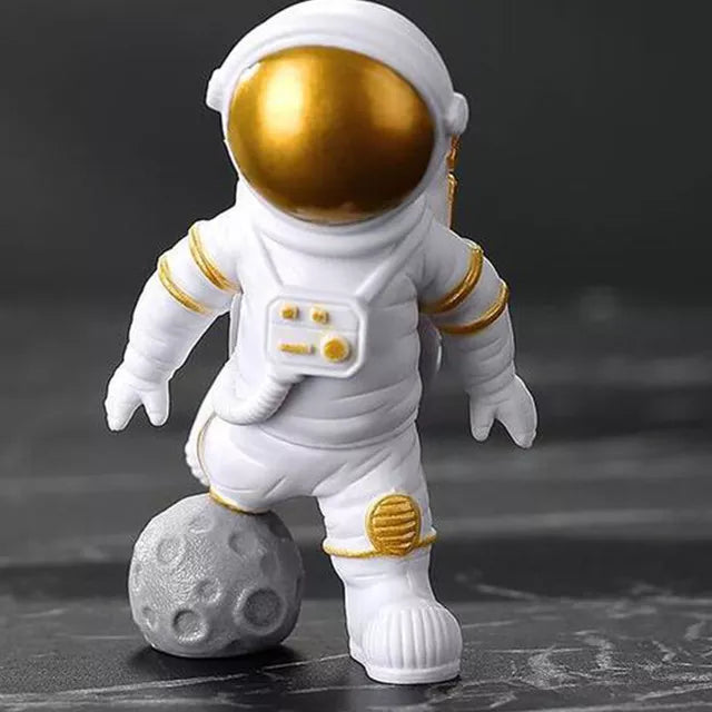 Norwegian Astronaut Figurine Made of Resin - Educational Toy and Decoration for Children (7-9 cm high)