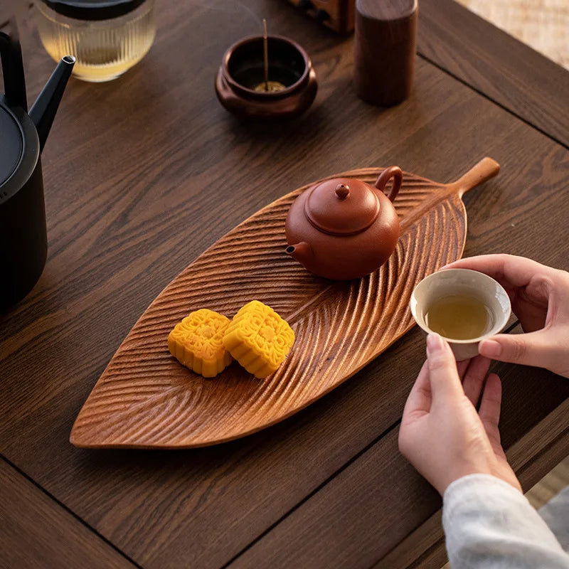 LeafLuxe - Walnut Wood Leaf Plate for Stylish Serving