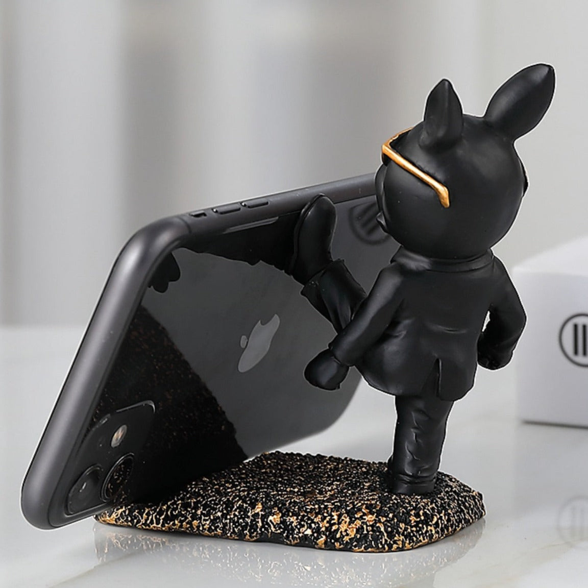 AstraHond - Kung Fu Bulldog Phone Holder