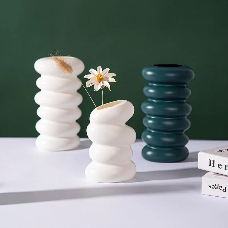 Plastic Flower Vase - Spiral Design, Ideal for Plants and Table Decoration in the Living Room