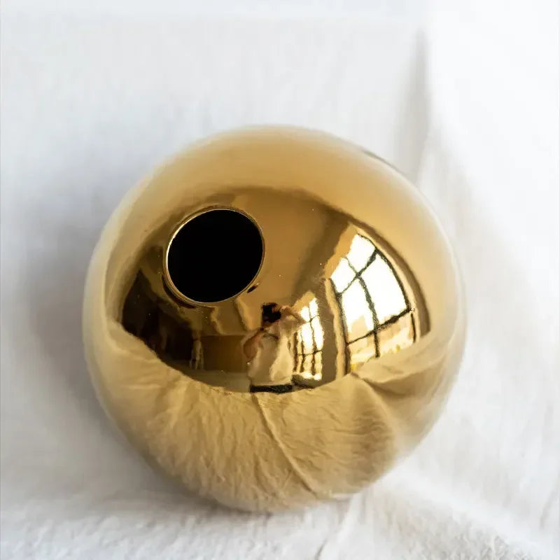 Golden Ball Ceramic Vase - Simple Style Decorative Accessory