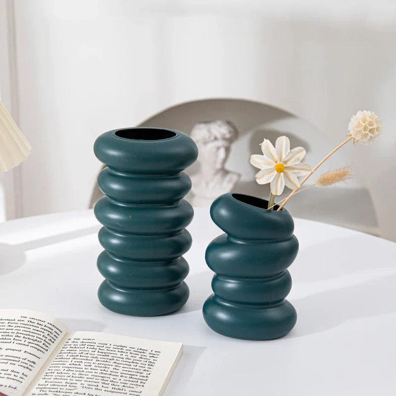 Plastic Flower Vase - Spiral Design, Ideal for Plants and Table Decoration in the Living Room