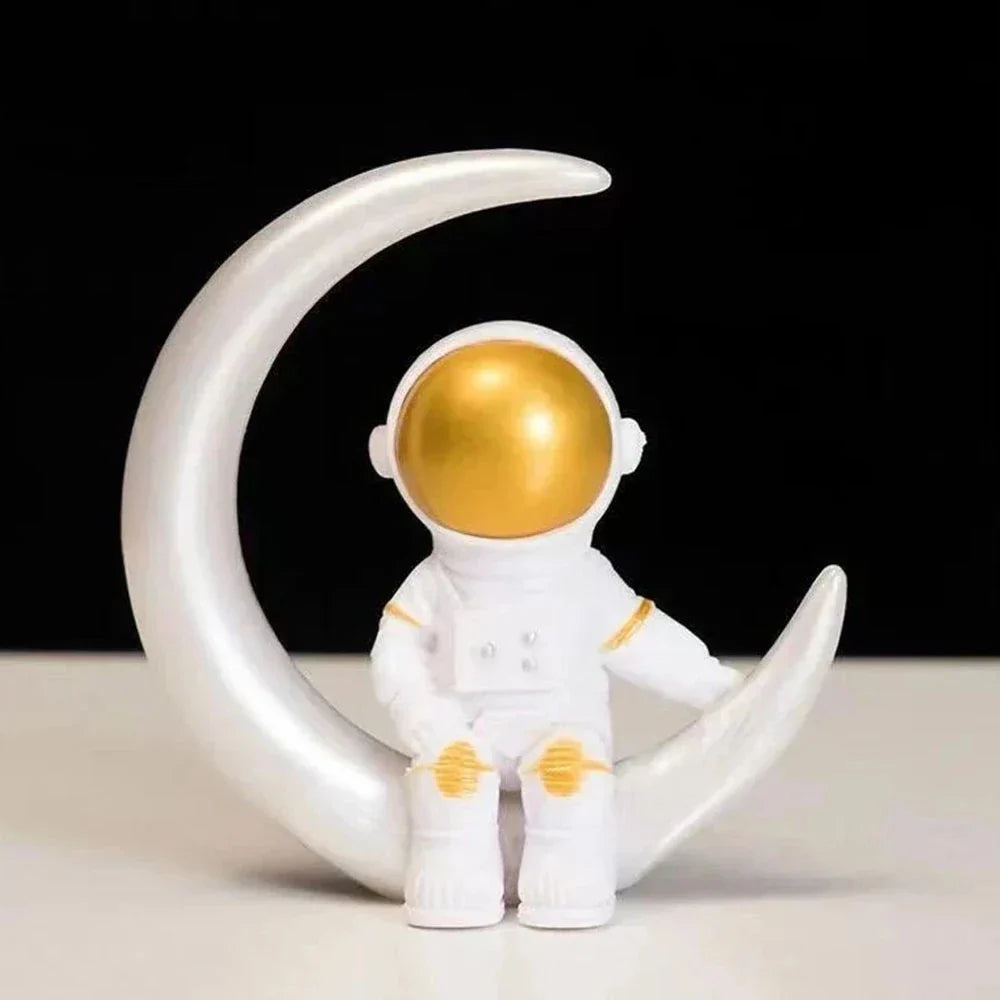 Norwegian Astronaut Figurine Made of Resin - Educational Toy and Decoration for Children (7-9 cm high)