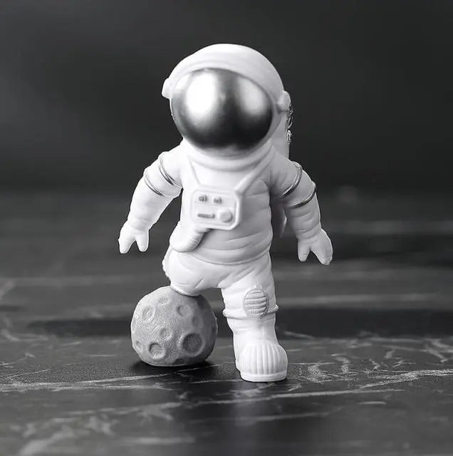 Norwegian Astronaut Figurine Made of Resin - Educational Toy and Decoration for Children (7-9 cm high)