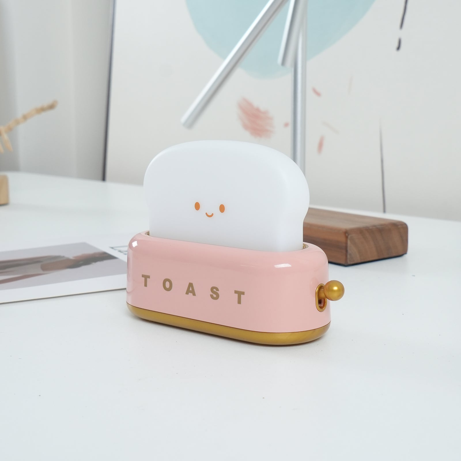 LumaNest - Toaster Design Table Lamp (with built-in battery)