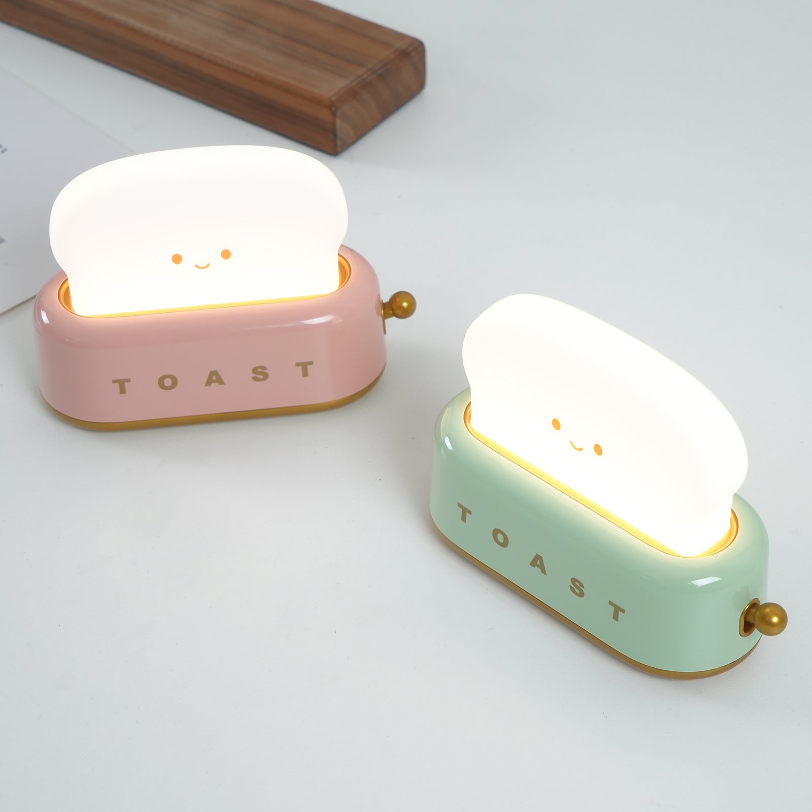 LumaNest - Toaster Design Table Lamp (with built-in battery)