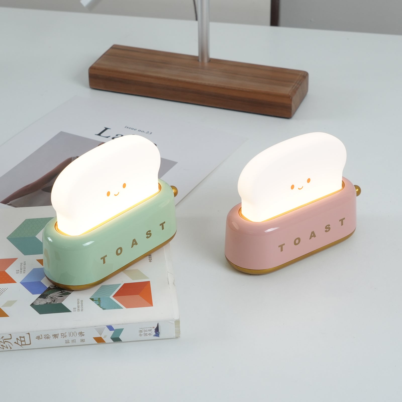 LumaNest - Toaster Design Table Lamp (with built-in battery)