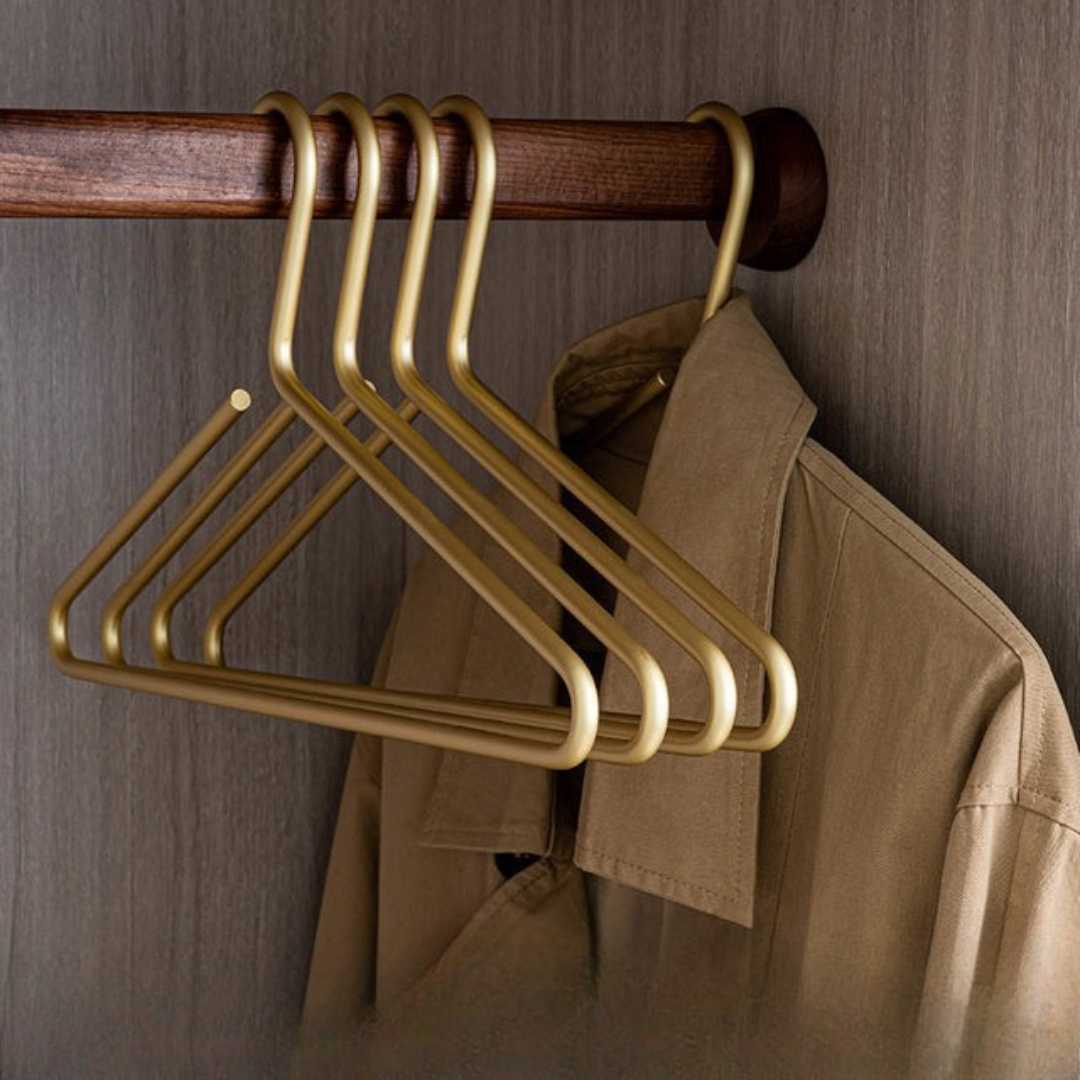 5 Luxe Gold/Silver Coat Hangers - Sturdy Metal Holders for Your Wardrobe