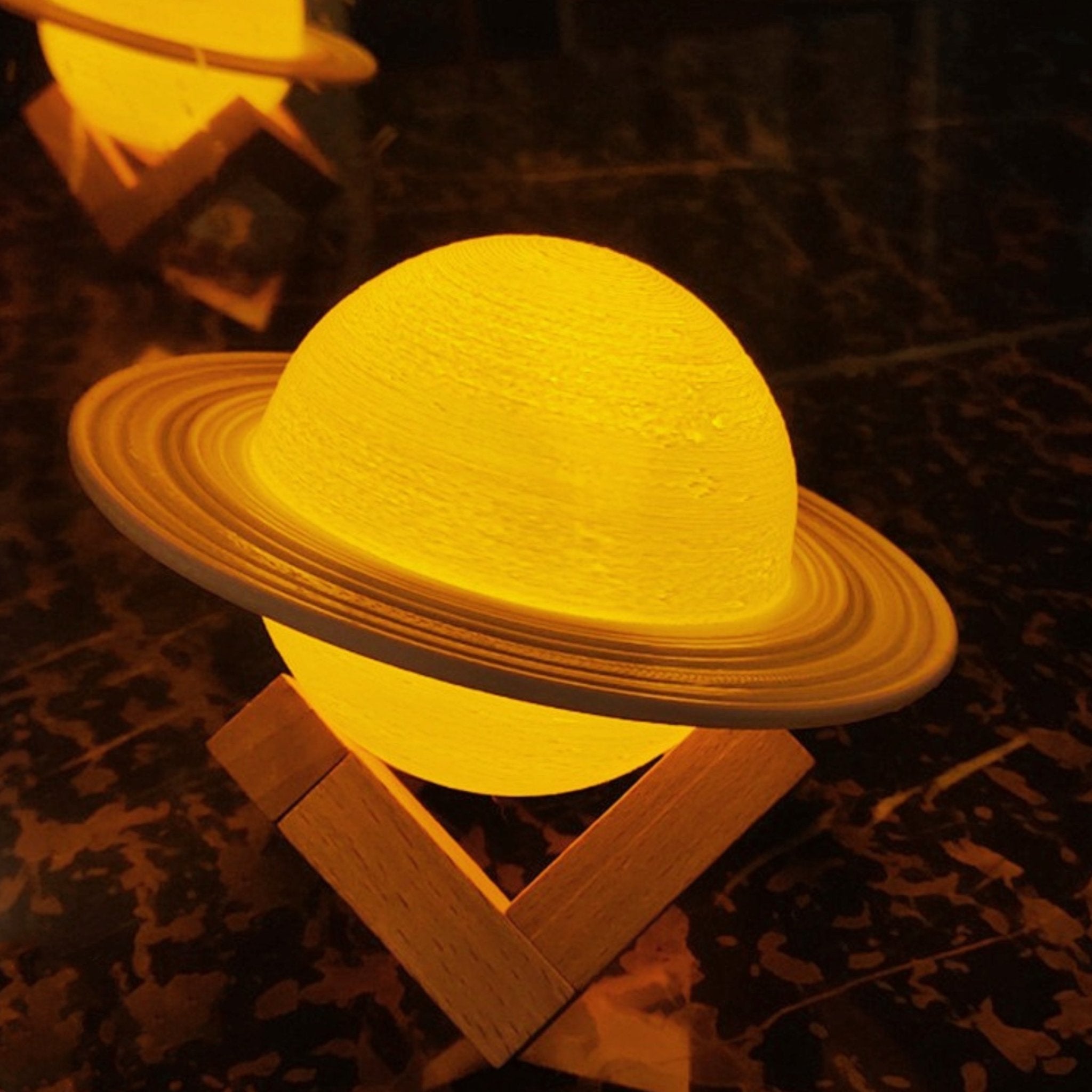 Children's Night Light with Saturn Design – Wooden Base and 3 Light Colours