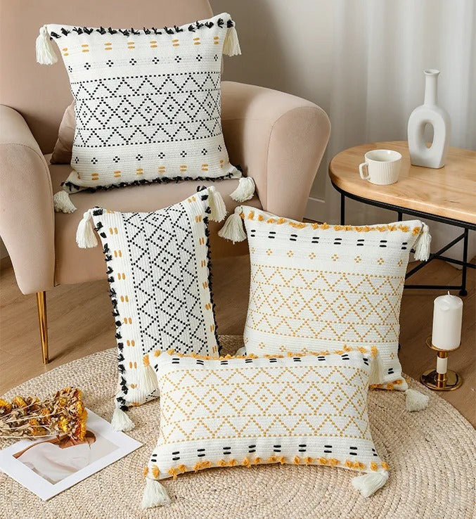 LumiNest - Boho Cotton Cushion Cover with Tassels 45x45