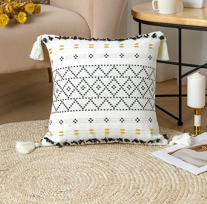 LumiNest - Boho Cotton Cushion Cover with Tassels 45x45