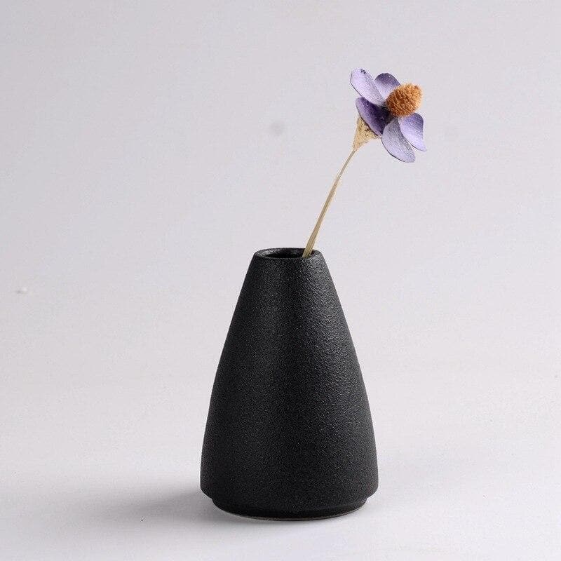 Black Ceramic Vases with Unique Texture - Suitable for Table Decoration and Floral Arrangements