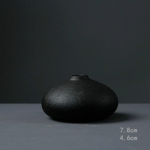 Black Ceramic Vases with Unique Texture - Suitable for Table Decoration and Floral Arrangements