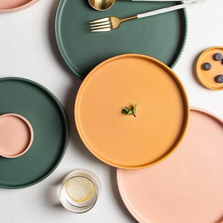 Round Ceramic Plates and Bowls - Colourful and Modern Design for Every Table