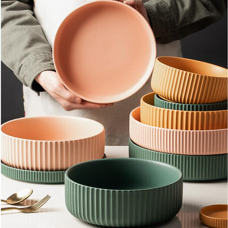 Round Ceramic Plates and Bowls - Colourful and Modern Design for Every Table