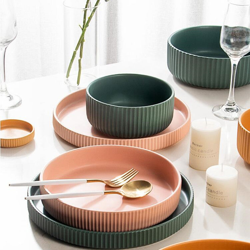 Round Ceramic Plates and Bowls - Colourful and Modern Design for Every Table