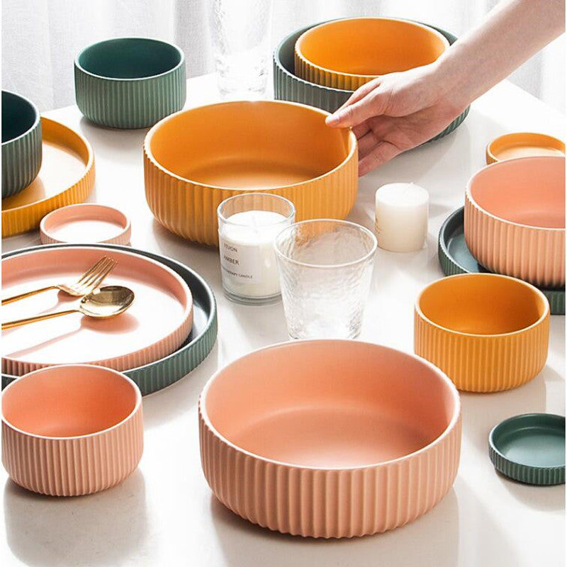 Round Ceramic Plates and Bowls - Colourful and Modern Design for Every Table