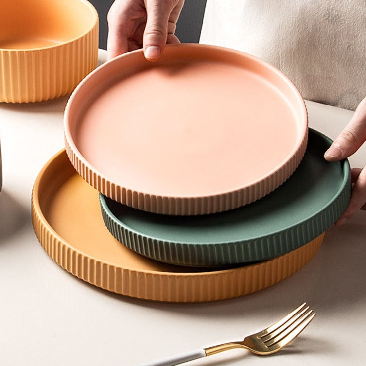 Round Ceramic Plates and Bowls - Colourful and Modern Design for Every Table