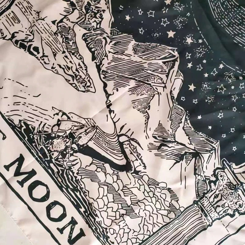 LunaVibe - Tarot Monochrome Tapestry